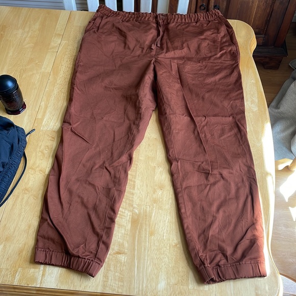 Banana Republic Men's Joggers - Picture 4 of 4